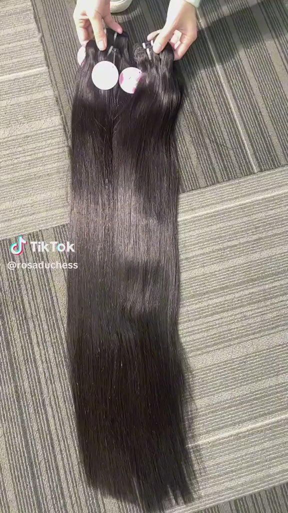 🖤 Hair Bundles Luxury – 100% Cheveux Naturels
By Beauty Units
✨ 
Des extensions capillaires haut de gamme, ultra-soyeuses, épaisses de la racine aux pointes, pour un rendu naturel, élégant .