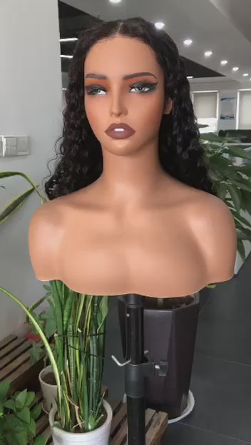 Grossiste
Perruques Premium Naturelles  Vente en Gros (wholesale B2B)
Développez votre business avec des perruques premium haute qualité, conçues pour la revente, les salons professionnels .